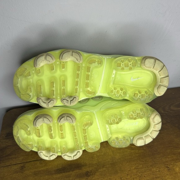 Nike Vapormax Women's Size 7 Mint Green Sneakers - Picture 5 of 6